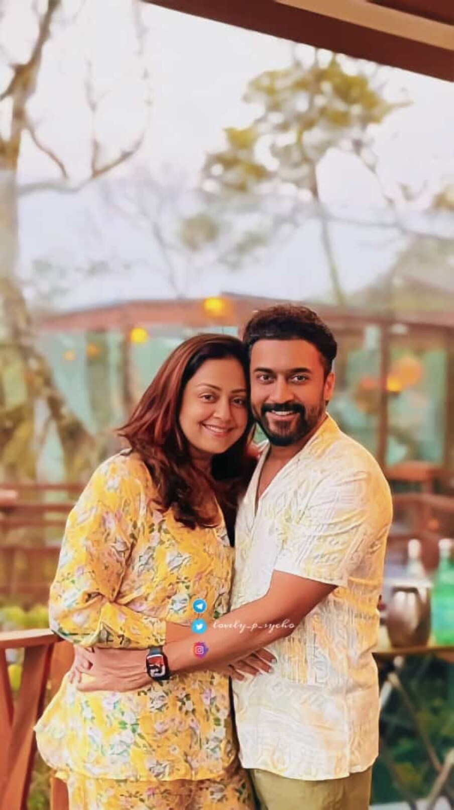  తమిళ నటుడు సూర్య  (Suriya) గురించి తెలుగువారికి ప్రత్యేక పరిచయం అక్కర లేదు. తన సినిమా గజనితో తెలుగు వారి హ‌ృదయాలను దోచుకున్నారు సూర్య. తెలుగులో మొదటి సారి సూర్యకు ‘గజని’ రూపంలో బ్లాక్ బస్టర్ హిట్ వచ్చింది. ఇక ఆ తర్వాత ఆయన తన సినిమాలతో తెలుగువారిని అలరిస్తూనే ఉన్నారు. సూర్య లేటెస్ట్‌గా కమల్ హాసన్, విక్రమ్ సినిమాలో నటించారు. Photo : Twitter