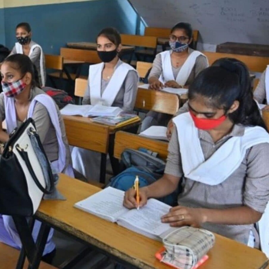  సెంట్రల్ బోర్డ్ ఆఫ్ సెకండరీ ఎడ్యుకేషన్ CBSE బోర్డ్ ఎగ్జామ్ 2023 తేదీలను మార్చింది. CBSE 12వ తరగతి డేట్‌షీట్‌లో ఈ మార్పులు చేసింది.  ((ప్రతీకాత్మక చిత్రం)