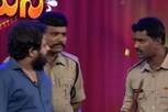 Hyper Aadi: హైపర్ ఆది అరెస్ట్‌ చేసేందుకు వచ్చిన పోలీస్ రియల్ పోలీసా? న్యూస్ వైరల్