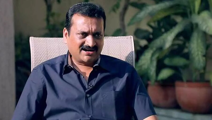  తెలుగు చిత్ర పరిశ్రమలో నిర్మాతగా, నటుడిగా తన మార్క్ చూపించారు బండ్ల గణేష్. తనదైన హావభావాలతో తెలుగు ప్రేక్షకులను మెప్పించిన ఈ యాక్టర్.. మరోవైపు బిజినెస్ మెన్‌గా కూడా సత్తా చాటుతున్నారు. నటుడిగా కెరీర్ ప్రారంభించి ఆ తర్వాత నిర్మాతగా ఎదిగి తనకంటూ స్పెషల్ ఫ్యాన్ బేస్ క్రియేట్ చేసుకున్నారు.