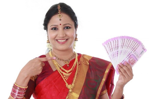 అత్యవసరాలకు గోల్డ్ లోన్ తీసుకుంటున్నారా? లాభనష్టాలు తెలుసుకోండి!
