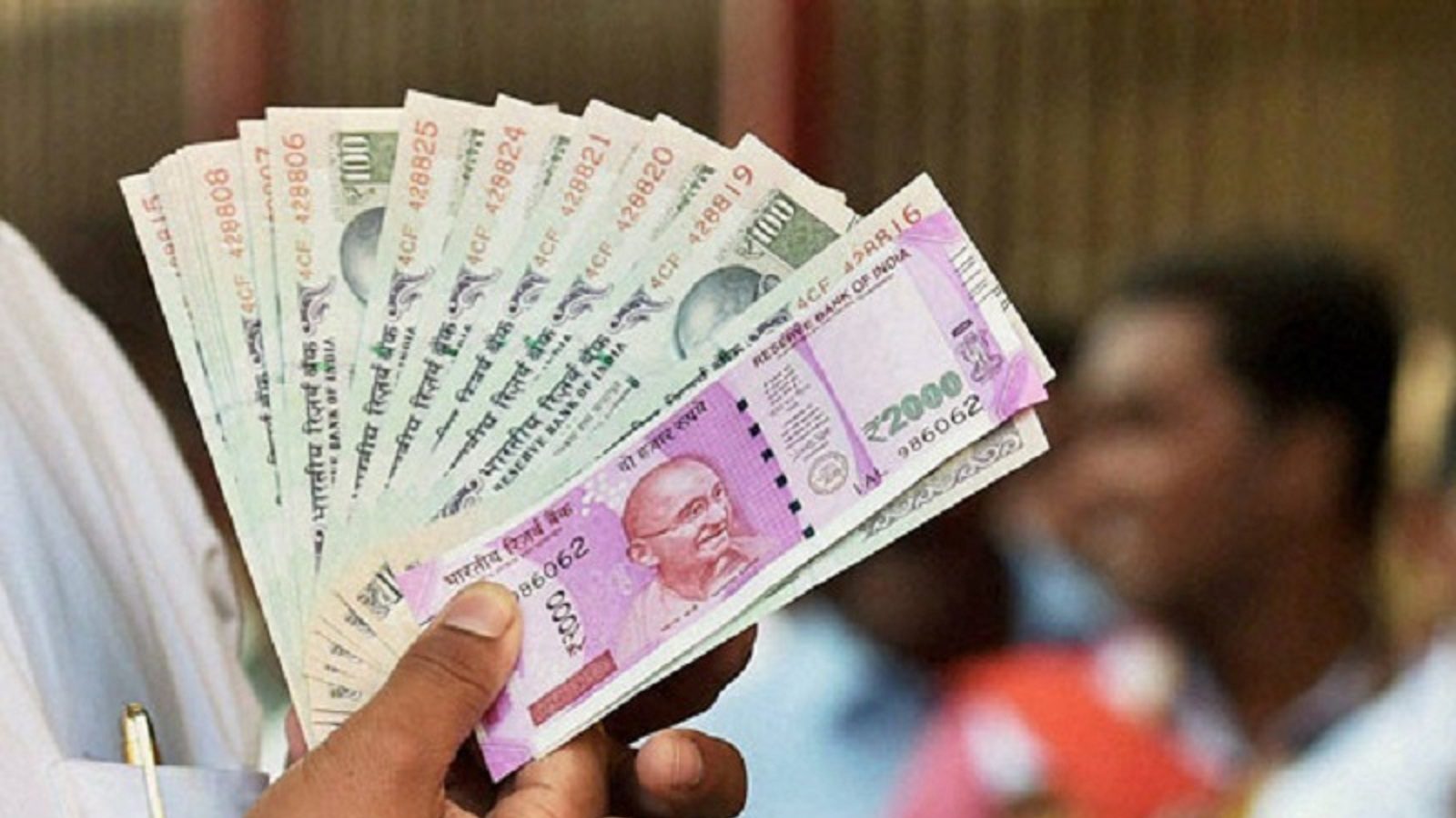 LIC Jeevan Umang Policy offers Rs 36000 returns per year on paying Rs
