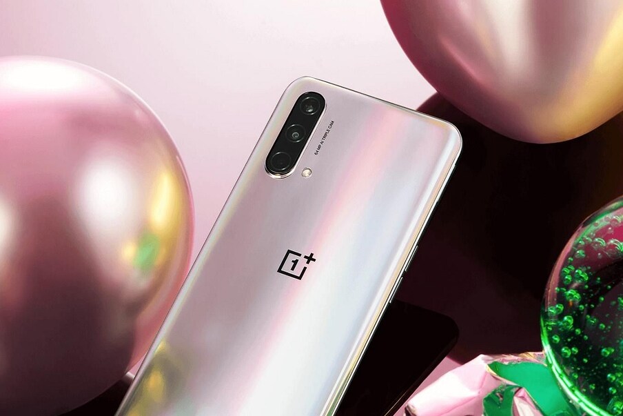  ఇదిలా ఉండగా..  OnePlus తన 10T స్మార్ట్‌ఫోన్‌ను ఆగస్టు 3న గ్లోబల్ మార్కెట్‌లో విడుదల చేయబోతోంది. ఇందుకోసం న్యూయార్క్‌లో ఓ ప్రత్యేక కార్యక్రమాన్ని నిర్వహించబోతోంది ఆ సంస్థ. కరోనా మహమ్మారి తర్వాత OnePlus హోస్ట్ చేస్తున్న మొదటి ప్రత్యక్ష ప్రసార కార్యక్రమం కూడా ఇదే కావడం విశేషం. (ప్రతీకాత్మక చిత్రం)