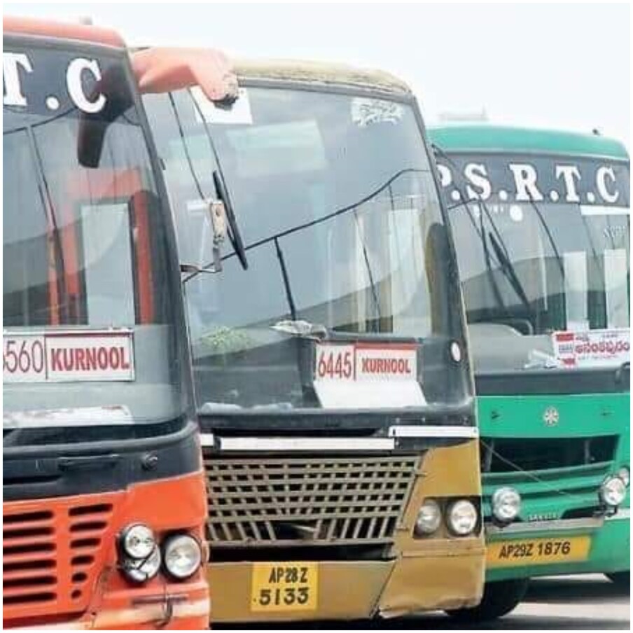  అంతే కాదు 46రోజుల నుంచి 60రోజుల ముందే టికెట్ రిజర్వేషన్ చేసుకుంటే ..టికెట్‌పై 10శాతం డిస్కౌంట్ ఇస్తామని ప్రకటించారు సజ్జనార్. ఈ టికెట్ డిస్కౌంట్ పల్లె వెలుగు బస్ నుంచి. హైటెక్, ఏసీ, రాజధానితో పాటు ప్రతి లగ్జరీ బస్సు టికెట్లపై వర్తిస్తుందని వెల్లడించారు.(FILE PHOTO)
