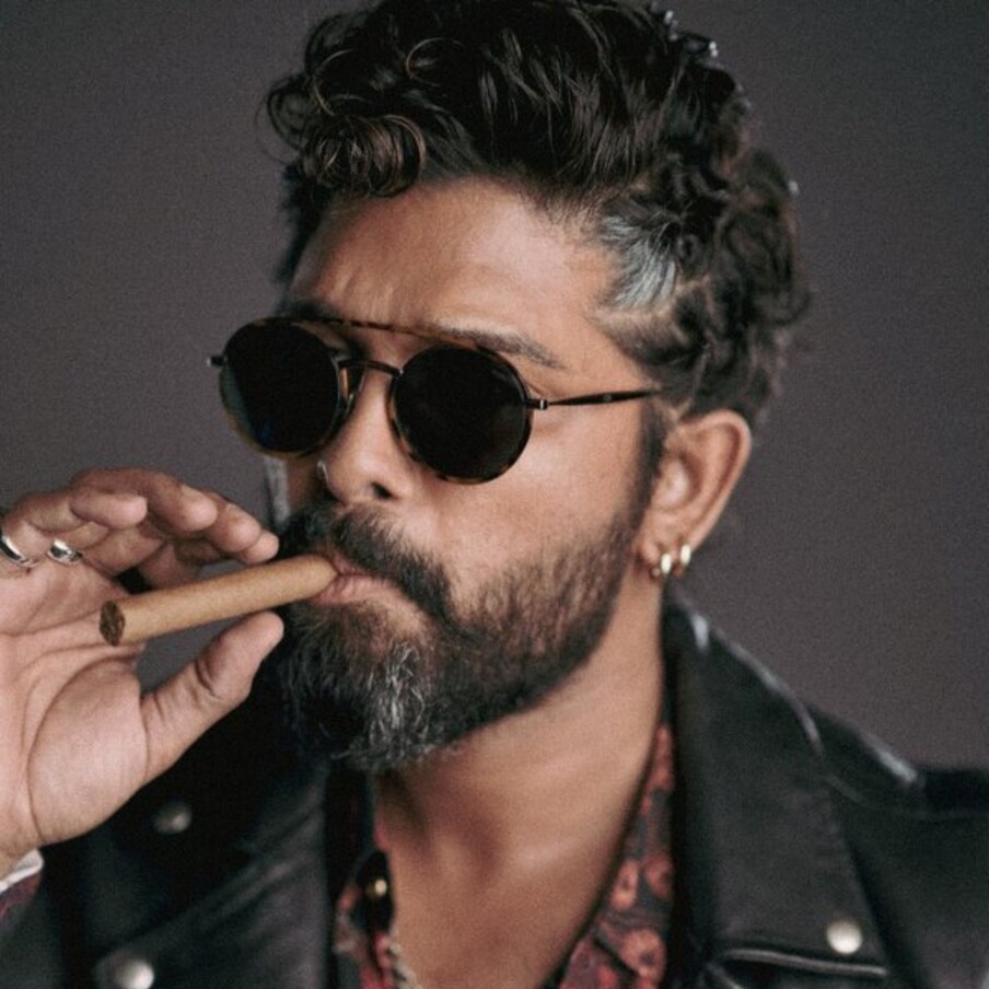  అల్లు అర్జున్ ఫ్యాన్స్ ఎంతగానో ఎదురు చూస్తున్న పుష్ప 2 పనులు చకచకా జరుగుతున్నాయి. నిజానికి కాస్త ఆలస్యమైనా ఇప్పుడు ఈ సినిమా షూటింగ్ పనుల్లో వేగం పెంచారు సుకుమార్. అన్ని జాగ్రత్తలు తీసుకుంటూ ఈ సినిమాను తెరకెక్కిస్తున్నారు.