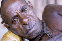 Asmat Tribe: శత్రువుల పుర్రెలే వీరికి దిండ్లు.. వాటిపైనే నిద్ర.. చంపి మాంసం తింటారు