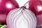 Onions: ఉల్లిని ఇంట్లో ఇలా ఉంచితే ఎక్కువ కాలం కుళ్లిపోకుండా ఉంటుంది