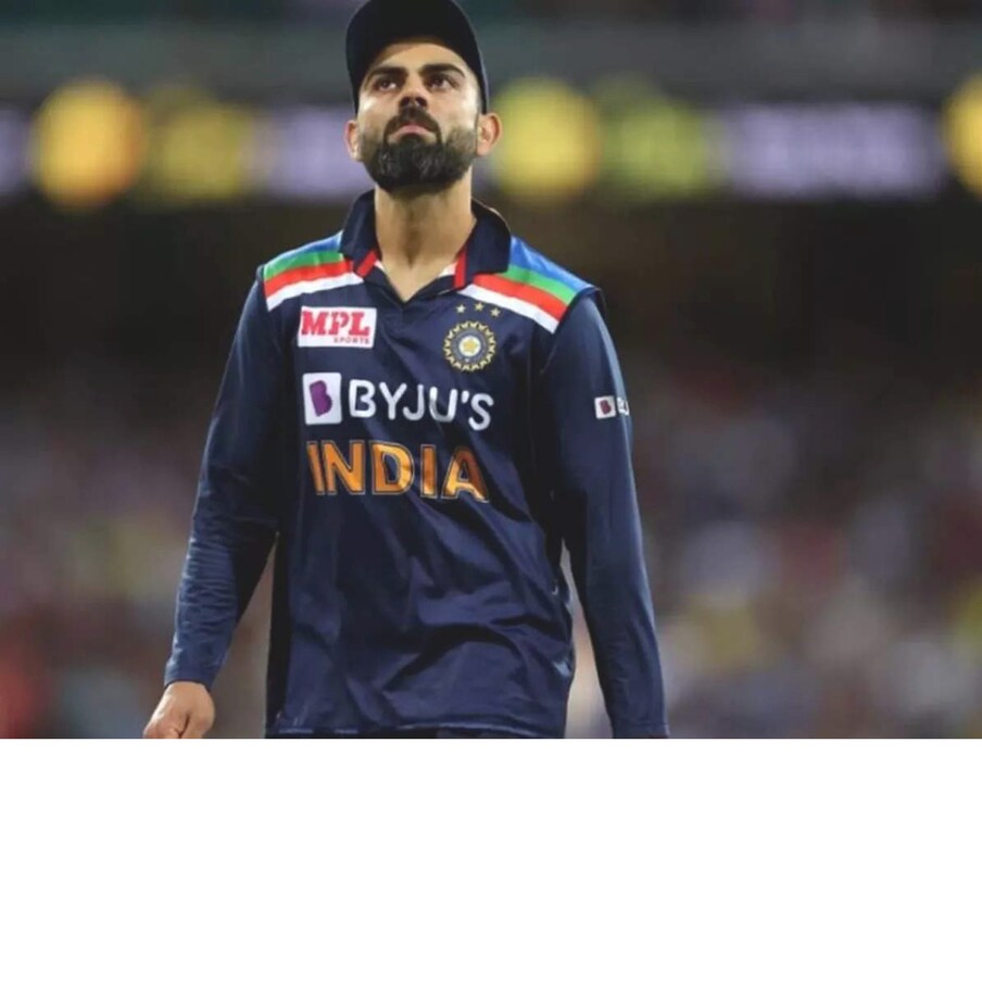  దీంతో.. కోహ్లీకి మాజీ క్రికెటర్లు ఉచిత సలహాలు తెగ ఇచ్చేస్తున్నారు. క్రికెట్ కు కొద్ది నెలలు విరామం ఇవ్వాలని కొందరు సలహాలు ఇస్తుంటే.. కోహ్లీని జట్టు నుంచి తొలగించాలని మరికొందరు మాట్లాడుతున్నారు.