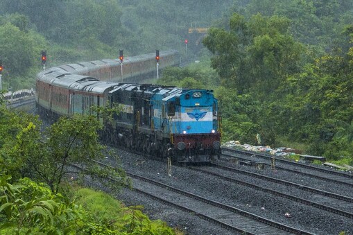 Train Hijacked: ట్రైన్ హైజాక్ అయిందంటూ ప్రయాణికుడి ట్వీట్... ఏం జరిగిందంటే
(ప్రతీకాత్మక చిత్రం)
