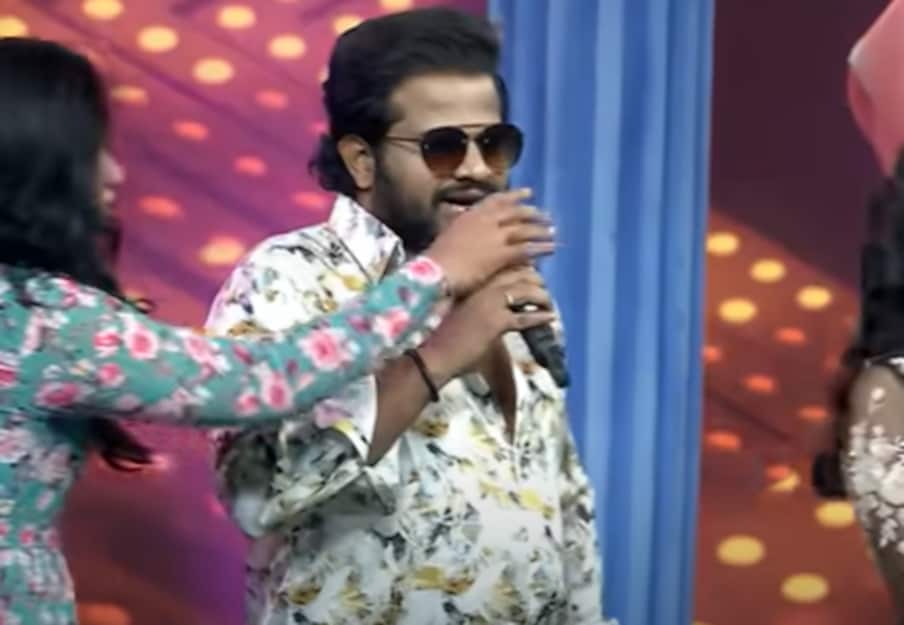  ఆది రైటింగ్‌కు చాలా మంది ఫ్యాన్స్ ఉన్నారు. ఆది ఎంట్రీ ఇచ్చింది కూడా రైటర్‌గానే. ఆది రాసిన ఓ స్పూప్ వీడియోను అభి చూసి ఇంప్రెస్ అయ్యాడు. అలా అదిరే అభి తన టీంలో రైటర్‌గా చాన్స్ ఇచ్చాడు. అలా అక్కడి నుంచి మెల్లిమెల్లిగా ఆర్టిస్ట్‌గానూ మారిపోయాడు. చివరకు టీం లీడర్ అయ్యాడు.