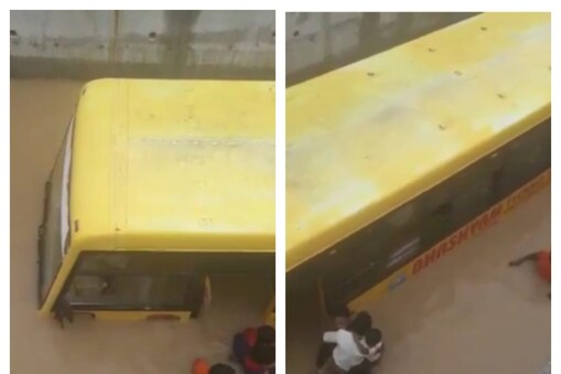 బస్సులో నుంచి విద్యార్థులను రక్షిస్తున్న స్థానికులు