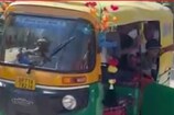 ఎక్కడైనా ఆటోలో ఐదు, ఆరుగురు ఎక్కుతారు ..యూపీలో మాత్రం 27మందిని ఎక్కించాడు ..వీడియో ఇదిగో
