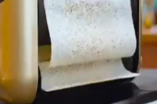 Dosa Printer: దోశల్ని ప్రింట్ చేసే ప్రింటర్ వచ్చేసింది... నెటిజన్ల సెటైర్లు  (Image: Twitter/@NaanSamantha)