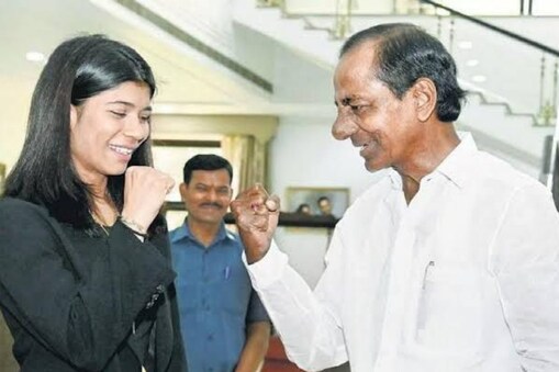 నిఖత్ జరీన్‌తో సీఎం కేసీఆర్