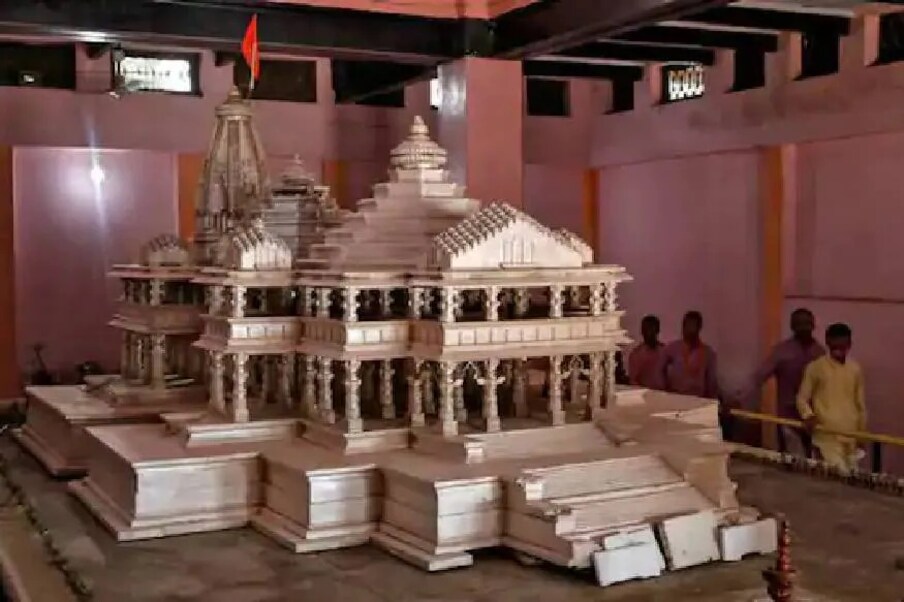  రామ్ లల్లా ఆలయం సిద్ధమైతే ఇక్కడికి వచ్చే భక్తుల సంఖ్య లక్షల్లో ఉంటుంది. ఒక అంచనా ప్రకారం ఇక్కడికి వచ్చే భక్తుల సంఖ్య రెండు లక్షలకు పైగా ఉంటుంది. బయటి నుంచి వచ్చే భక్తులకు స్థానిక ప్రజలకు మేలు జరిగేలా భోజన వసతి తదితర ఏర్పాట్లు చేయనున్నారు. ఇందుకోసం రామ మందిర నిర్మాణంతో పాటు అయోధ్య అభివృద్ధికి సంబంధించిన రోడ్ మ్యాప్ కూడా సిద్ధమైంది.