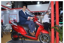 భారత్ లోకి మరో రెండు ఎలక్ట్రిక్ స్కూటర్లు.. ధర, ఫీచర్ల వివరాలివే భారత్ లోకి మరో రెండు ఎలక్ట్రిక్ స్కూటర్లు.. ధర, ఫీచర్ల వివరాలివే