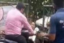 ‘లేడీ పోలీస్ నన్ను హింసిస్తుంది..’.. పోలీసు స్టేషన్ లో రచ్చచేసిన లాయర్..వీడియో వైరల్.. ‘లేడీ పోలీస్ నన్ను హింసిస్తుంది..’.. పోలీసు స్టేషన్ లో రచ్చచేసిన లాయర్..వీడియో వైరల్..