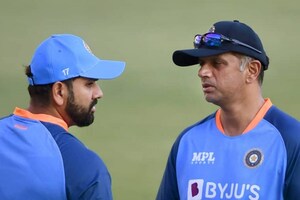 పరమ చెత్త నిర్ణయం.. రోహిత్, ద్రవిడ్‌లను దుమ్మెత్తి పోస్తున్న మాజీలు