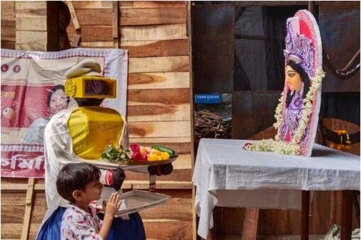 Annapurna Robot: గుడిలో హైటెక్ రోబో.. పూజ మండపం వద్ద సేవలు.. దీని ప్రత్యేకతలు ఇవే.. 