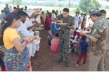 ఆదివాసీ, గిరిజనులతో కలిసి పోలీసులు సహాపంక్తి భోజనం .. అడవి బిడ్డలకు ఏం చెప్పారో తెలుసా