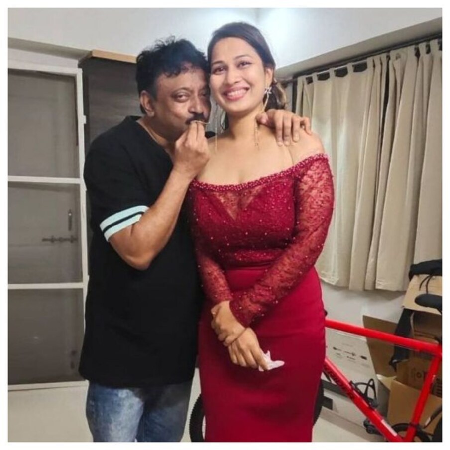  ఇప్పటికే బిగ్ బాస్ బ్యూటీలు అషు రెడ్డి, అరియానాలతో బోల్డ్ ఇంటర్వ్యూలు చేసిన రామ్ గోపాల్ వర్మ.. అంతకుముందు ఇనయ సుల్తానాతో ఓ ప్రైవేట్ వీడియో చేసి అందరికీ పాపులారిటీ తెచ్చిపెట్టారు. తన మాటలతో యంగ్ లేడీస్ పేర్లు జనం నోళ్ళలో నానిపోయేలా చేస్తున్నారు ఆర్జీవీ.