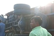 UP Accident: బస్సును ఎదురెదురుగా ఢీకొట్టిన ట్రక్కు.. 8 మంది ప్రయాణికులు దుర్మరణం