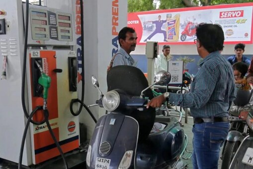 Free Petrol: 53 లీటర్ల పెట్రోల్ ఉచితం... ఈ క్రెడిట్ కార్డ్‌పై ఆఫర్
(ప్రతీకాత్మక చిత్రం)