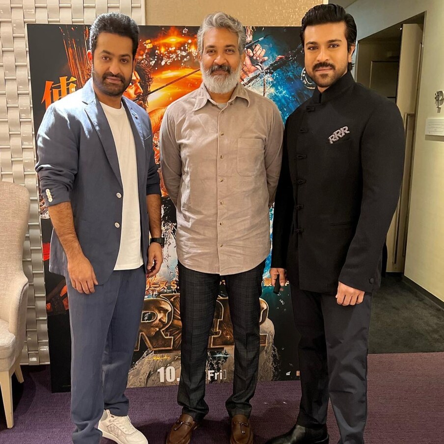  రాజమౌళి దర్శకత్వంలో ఎన్టీఆర్, రామ్ చరణ్, అజయ్ దేవ్‌గణ్ హీరోలుగా నటించిన ఈ సినిమా తెలుగు సహా ప్యాన్ ఇండియా లెవల్లో సత్తా చాటింది. ఇక ఈ సినిమా గత యేడాది అక్టోబర్ నెలలో  జపాన్ దేశంలో జపనీస్ భాషలో డబ్ చేసి రిలీజ్ చేస్తే అక్కడ కూడా మంచి రెస్పాన్స్ తెచ్చుకుంది. (RRR in Japan Twitter) (RRR in Japan Twitter)