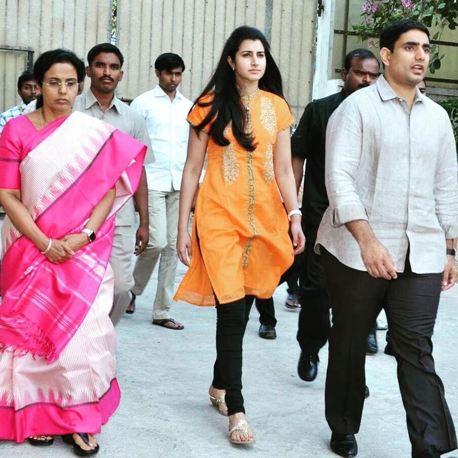  ఇక బ్రాహ్మణి కూడా మాట్లాడుతూ.. నాన్న అన్‌స్టాపబుల్;’తో పాటు. అన్‌కంట్రోలబుల్ అంటూ... కామెంట్స్ చేశారు.. బ్రాహ్మణి. బ్రాహ్మణి చాలా పవర్ ఫుల్ లేడీ అంటూ కొనియాడారు చంద్రబాబు.