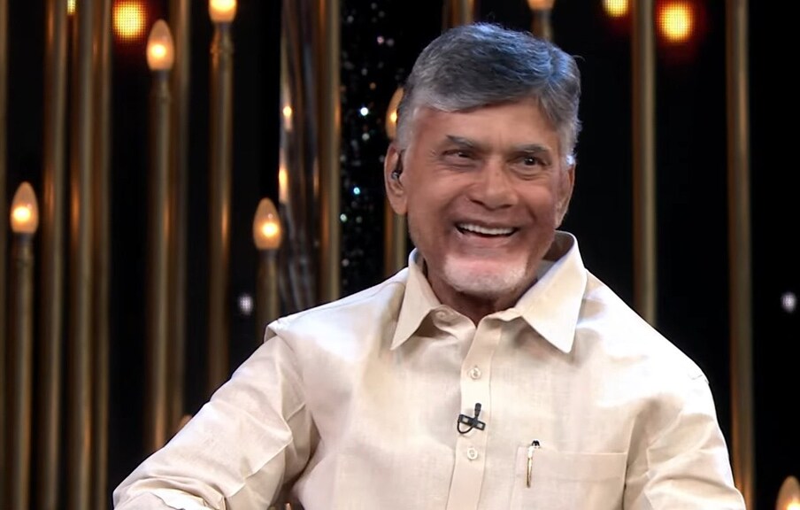  బాలయ్య అన్‌స్టాపబుల్ సెకండ్ సీజన్మొ దటి ఎపిసోడ్‌కు బాలయ్య బావగారు వచ్చారు. ఈ షోలో ఫస్ట్ ఎపిసోడ్‌కు టీడీపీ అధినేత చంద్రబాబుతో పాటు ఆయన తనయుడు, యువనేత నారా లోకేష్ కూడా హాజరయ్యారు. ఈ సందర్భంగా వీరిద్దరితో బాలయ్య అనేక విషయాలపై ఆసక్తికరంగా చర్చించారు. unstoppable with nbk (Photo Twitter)