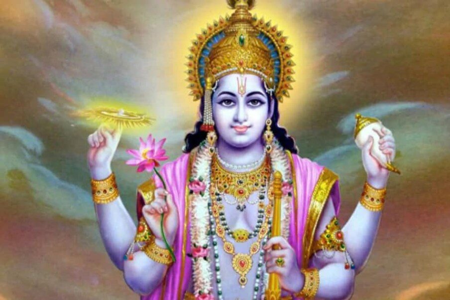  అక్టోబర్ 26 బలిపాడ్యమి రోజు నుండి కార్తీక మాసం ప్రారంభమవుతుంది. కార్తీక మాసం ప్రత్యేక మతపరమైన ప్రాముఖ్యత పురాణ గ్రంథాలలో ప్రస్తావించబడింది. కార్తీక మాసాన్ని ఉత్తమ మాసం అని కూడా అంటారు. ఈ మాసంలో శ్రీమహావిష్ణువును ఆరాధించడం విశేషమైన అనుగ్రహాన్ని ఇస్తుంది. కార్తీక మాసం 2022 అక్టోబర్ 26 నుండి నవంబర్ 23 వరకు ఉంటుంది.(Don't forget to do these 4 things during Karthika maasam!)