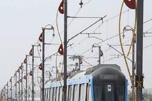 Hyderabad Metro:మళ్లీ మొరాయించిన మెట్రో... కదలని రైలు కిందకు దిగిన ప్రయాణికులు..!