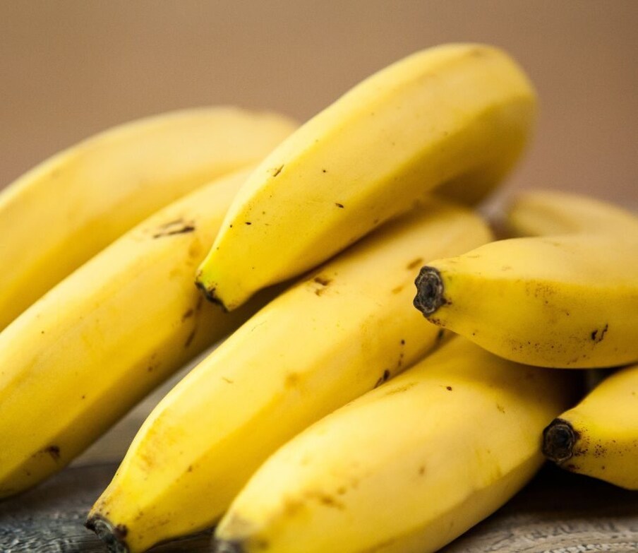  Bananas : ప్రెగ్నెన్సీ సమయంలో అరటి తినవచ్చు. కొంతమందికి అరటి పడదు. వారు మాత్రం తినకపోవడం మేలు. అరటిలో చిటినాస్ ఉంటుంది. ఇది వేడిని పెంచుతుంది.