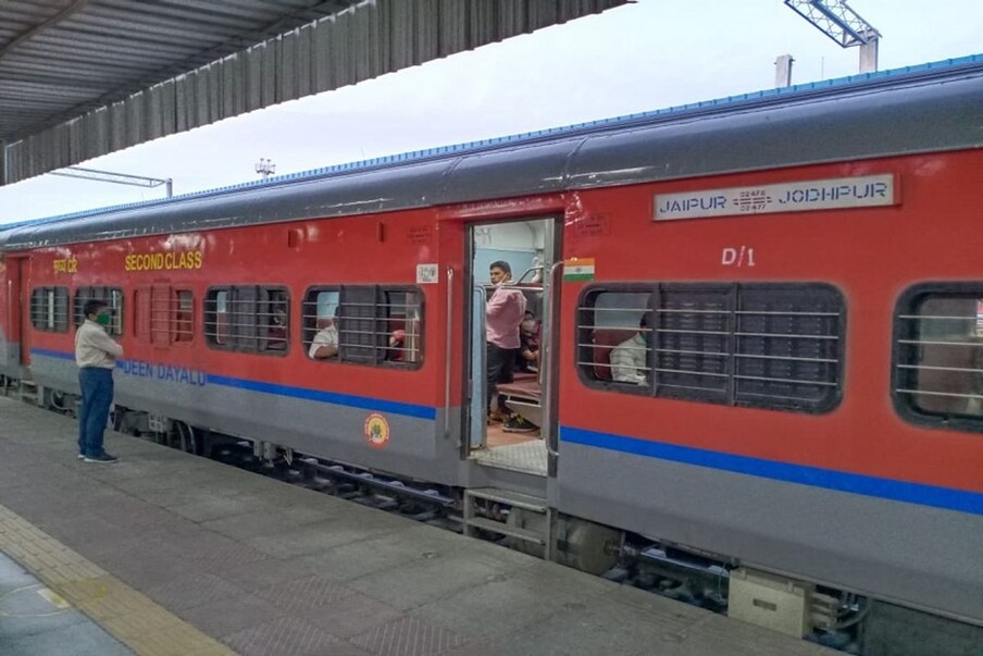  Train No.07048:సికింద్రాబాద్-కాకినాడ టౌన్ ట్రైన్ ను ఈ జనవరి 6వ తేదీన నడపనున్నారు.