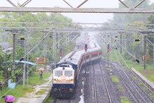 Sabarimala Special Trains: అయ్యప్ప భక్తులకు అలర్ట్... శబరిమలకు 30 ప్రత్యేక రైళ్ల వివరాలివే Sabarimala Special Trains: అయ్యప్ప భక్తులకు అలర్ట్... శబరిమలకు 30 ప్రత్యేక రైళ్ల వివరాలివే