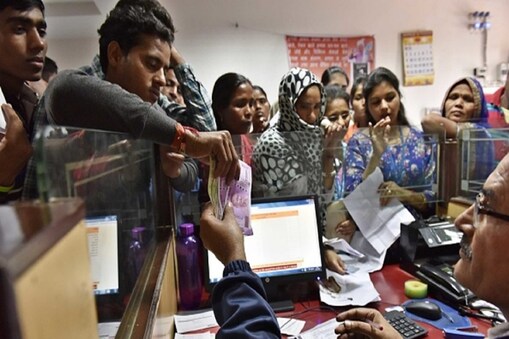  Interst Rates: కస్టమర్లకు షాకిచ్చిన ప్రైవేట్ బ్యాంక్.. కీలక నిర్ణయం!