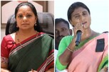 Kavitha Vs Sharmila: షర్మిల బీజేపీ వదిలిన బాణమా..? సీఎం కూతురు వర్సెస్ సీఎం చెల్లెలు..!