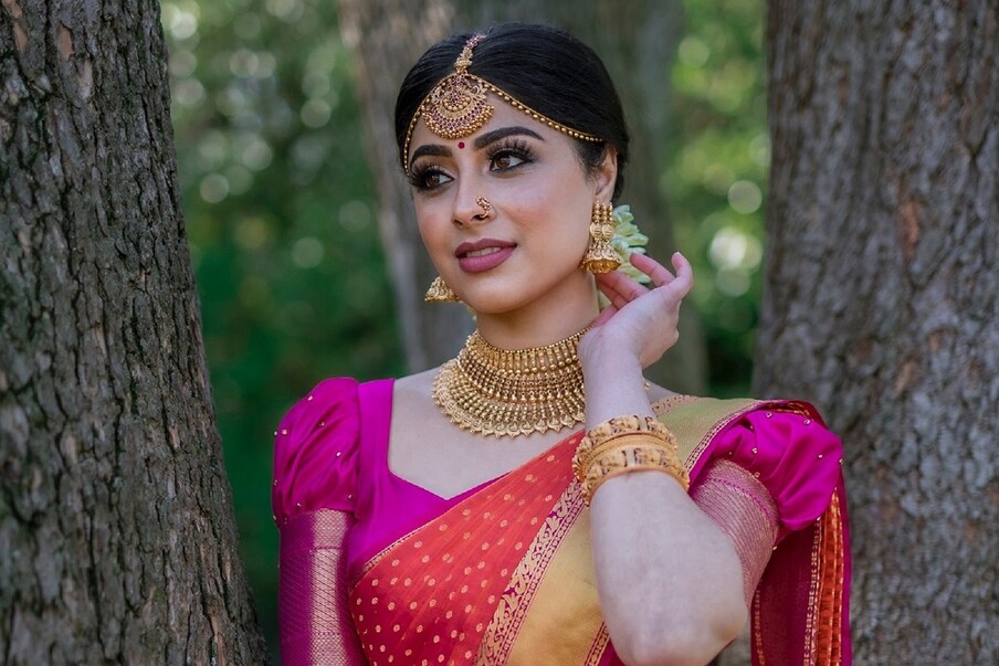  కేవలం ఈ అంశాలు మాత్రమే కాకుండా మరో అంశం కూడా బంగారం ధరలపై చాలా ప్రభావం చూపుతుంది. అదే బంగారు ఆభరణాల తయారీ చార్జీలు. అవును ఈ చార్జీల వల్ల కూడా బంగారం ధరలు బాగా పెరుగుతాయని గుర్తించుకోవాలి.