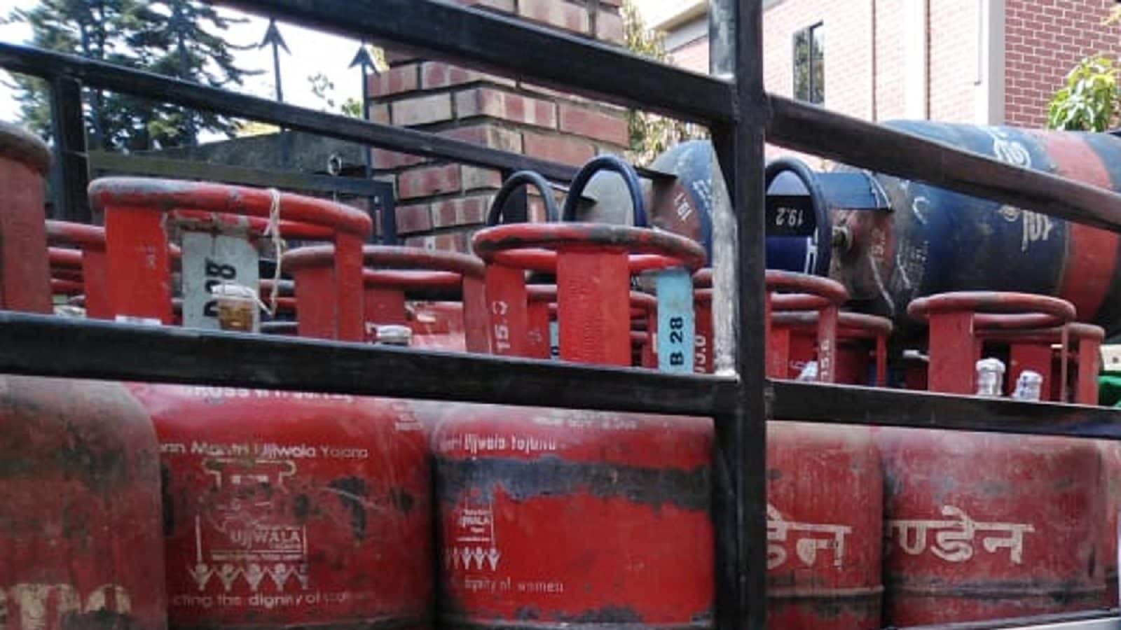 Rajasthan government will each gas cylinder for Rs 500 from 2023 April