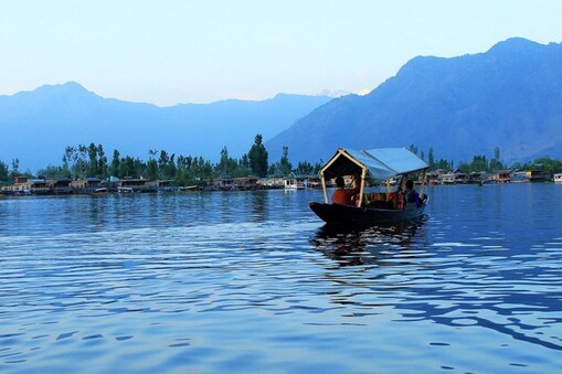 IRCTC Kashmir Tour: వైజాగ్ టు కాశ్మీర్... తక్కువ ధరకే 6 రోజుల ఐఆర్‌సీటీసీ టూర్ ప్యాకేజీ
(ప్రతీకాత్మక చిత్రం)