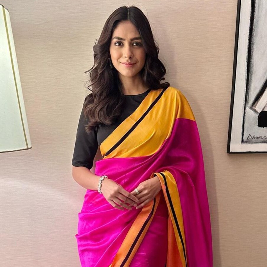 Mrunal Thakur కలర్‌ఫుల్ చీరలో అదరహో అనిపించిన మృణాల్.. ఫిదా