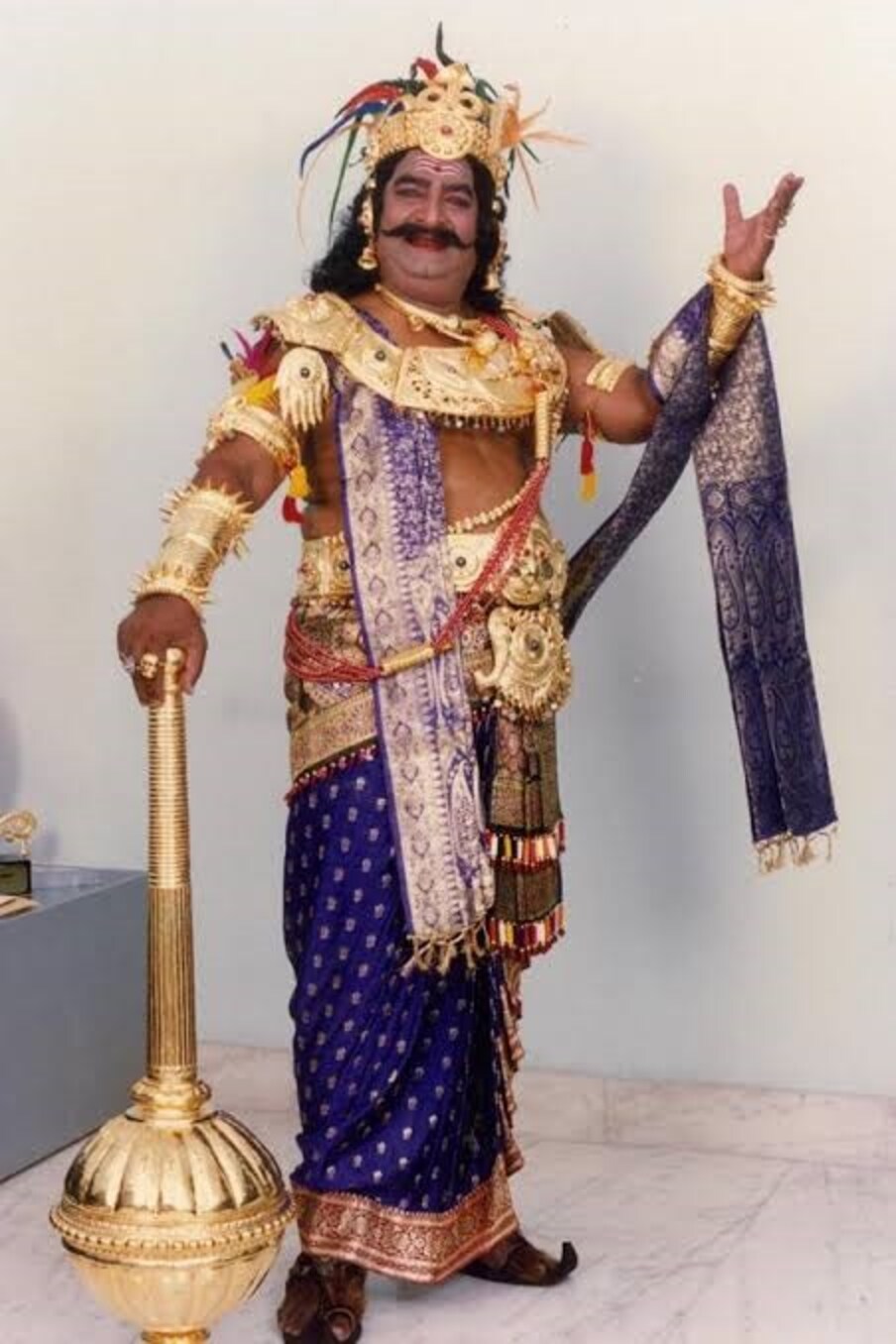  తెలుగు ఆడియెన్స్ చేత ఎస్వీఆర్ వారసుడిగా పిలిపించుకున్న కైకాల మరణం టాలీవుడ్‌కి తీరని లోటు అని చెప్పుకోవాలి. తెలుగు చిత్ర పరిశ్రమకు కైకాల సత్యనారాయణ పరిచయమైన సినిమా 'సిపాయి కూతురు'. వెండితెర యమ ధర్మరాజుగా కైకాలకు మంచి గుర్తింపు ఉంది. యముడు అంటే ఇలాగే ఉంటాడేమో అన్నంతగా మెప్పించి ప్రేక్షకుల మన్ననలు పొందారు కైకాల.