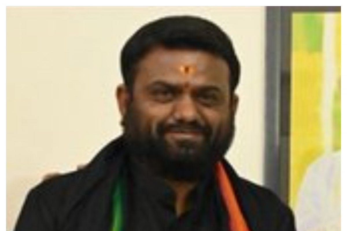 Pilot Rohith Reddy: ఈడీ విచారణకు హాజరైన ఎమ్మెల్యే పైలట్ రోహిత్ రెడ్డి ...