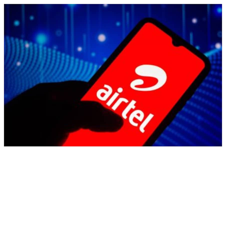  ప్రముఖ టెలికాం కంపెనీ ఎయిర్‌టెల్ (Airtel) 5G యూజర్లపై వరాల జల్లు కురిపిస్తోంది. తాజాగా ఈ కంపెనీ అర్హత ఉన్న యూజర్లకు డైలీ డేటా లిమిట్ లేకుండా ఏకంగా అన్‌లిమిటెడ్ 5G ఇంటర్నెట్‌ను అందించనున్నట్లు ప్రకటించింది. ఎయిర్‌టెల్ ప్రీపెయిడ్ లేదా పోస్ట్‌పెయిడ్ SIM యూజర్లు అన్‌లిమిటెడ్, ఫాస్టెస్ట్ ఇంటర్నెట్‌ యాక్సెస్ పొందవచ్చని కంపెనీ తెలిపింది.