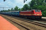 Train Accident: ఏపీలో విషాదం.. రైలు ఢీకొని ముగ్గురు మృతి..!