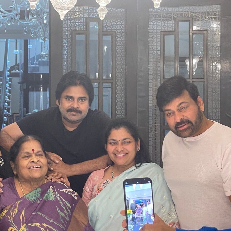  మెగా బ్రదర్స్ అందరూ కలిసి తల్లి అంజనా దేవి పేరు మీద ఓ బ్యానర్ స్టార్ట్ చేసారు. నాగబాబు ఈ బ్యానర్‌కు నిర్మాత. ఈ ప్రొడక్షన్ హౌస్‌లో నాగబాబు...మెగా హీరోలైన చిరంజీవి, పవన్ కళ్యాణ్, రామ్ చరణ్‌లతో సినిమాలు నిర్మించిన సంగతి తెలిసిందే కదా.