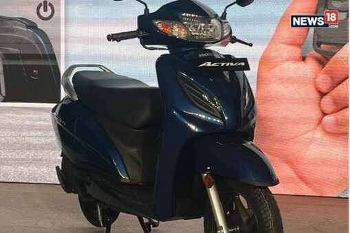 Honda Activa H-Smart: హోండా యాక్టీవా కొత్త మోడల్ వచ్చేసింది... అదిరిపోయిన స్మార్ట్ ఫీచర్స్
(Photo: Paras Yadav/News18.com)