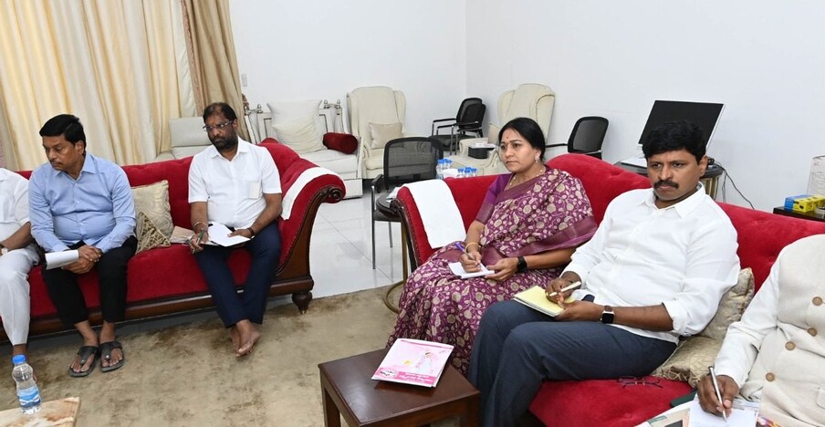  ఇక ఈ సమావేశాల్లో పలు బిల్లులకు చట్ట రూపం ఇవ్వాలని ప్రభుత్వం భావిస్తుంది. అయితే ధరల పెరుగుదలపై ప్రభుత్వాన్ని నిలదీయాలని ప్రతిపక్షాలు సిద్ధమవుతున్నాయి.