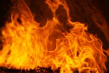Cylinder blast : అర్థరాత్రి పేలిన గ్యాస్ సిలిండర్.. ఇద్దరు మృతి..