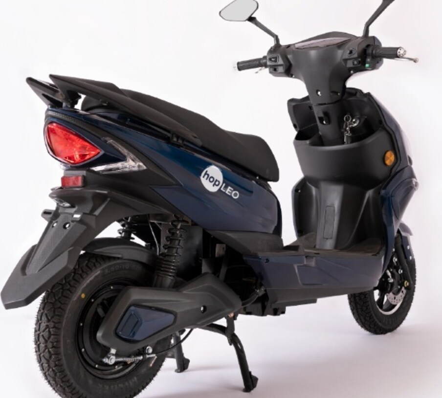  Electric Scooter | కొత్తగా ఎలక్ట్రిక్ స్కూటర్ కొనుగోలు చేయాలని ప్లాన్ చేస్తున్నారా? అయితే మీకు శుభవార్త. ఎందుకంటే మార్కెట్‌లో చాలా రకాల ఎలక్ట్రిక్ స్కూటర్లు అందుబాటులో ఉన్నాయి. తక్కువ ధరకే అదిరిపోయే స్కూటర్లు లభిస్తున్నాయి.